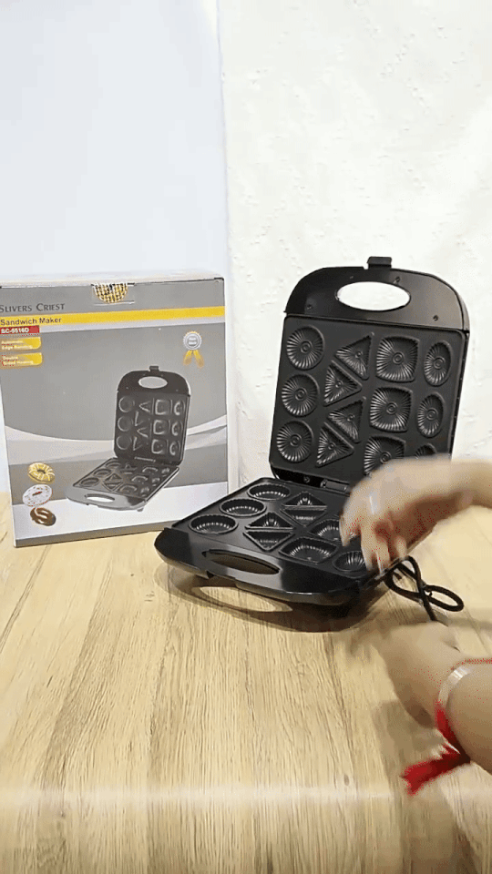 Slivers Criest - Sandwich & Donut Maker Ⓢ