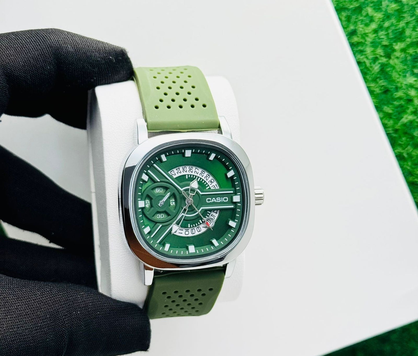 Analog Men’s Wrist Watch - Zambeel