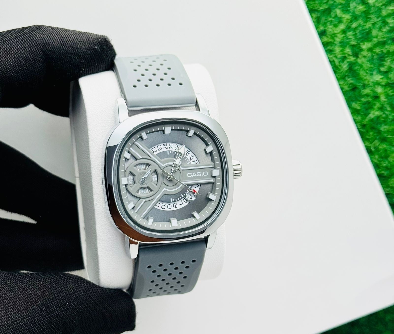 Analog Men’s Wrist Watch - Zambeel