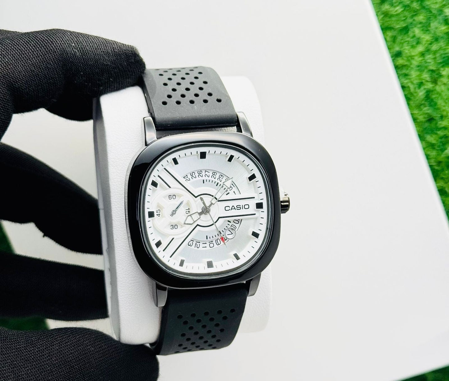 Analog Men’s Wrist Watch - Zambeel