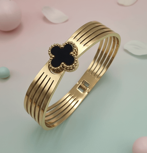 Clover Charm Hinged Bangle - Zambeel