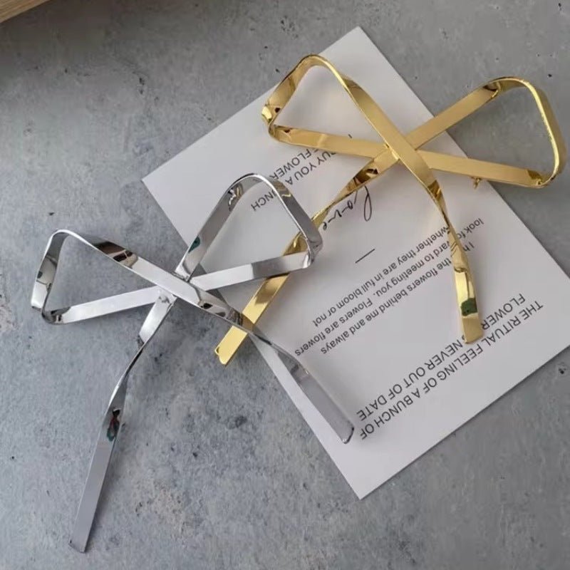 Cold Style Silver Bow Brooch - Zambeel