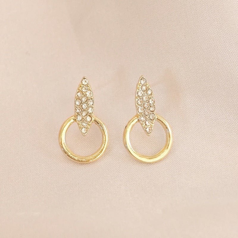 Graceful Geometric Stud Diamond Circle Design High - Grade Earrings - Zambeel
