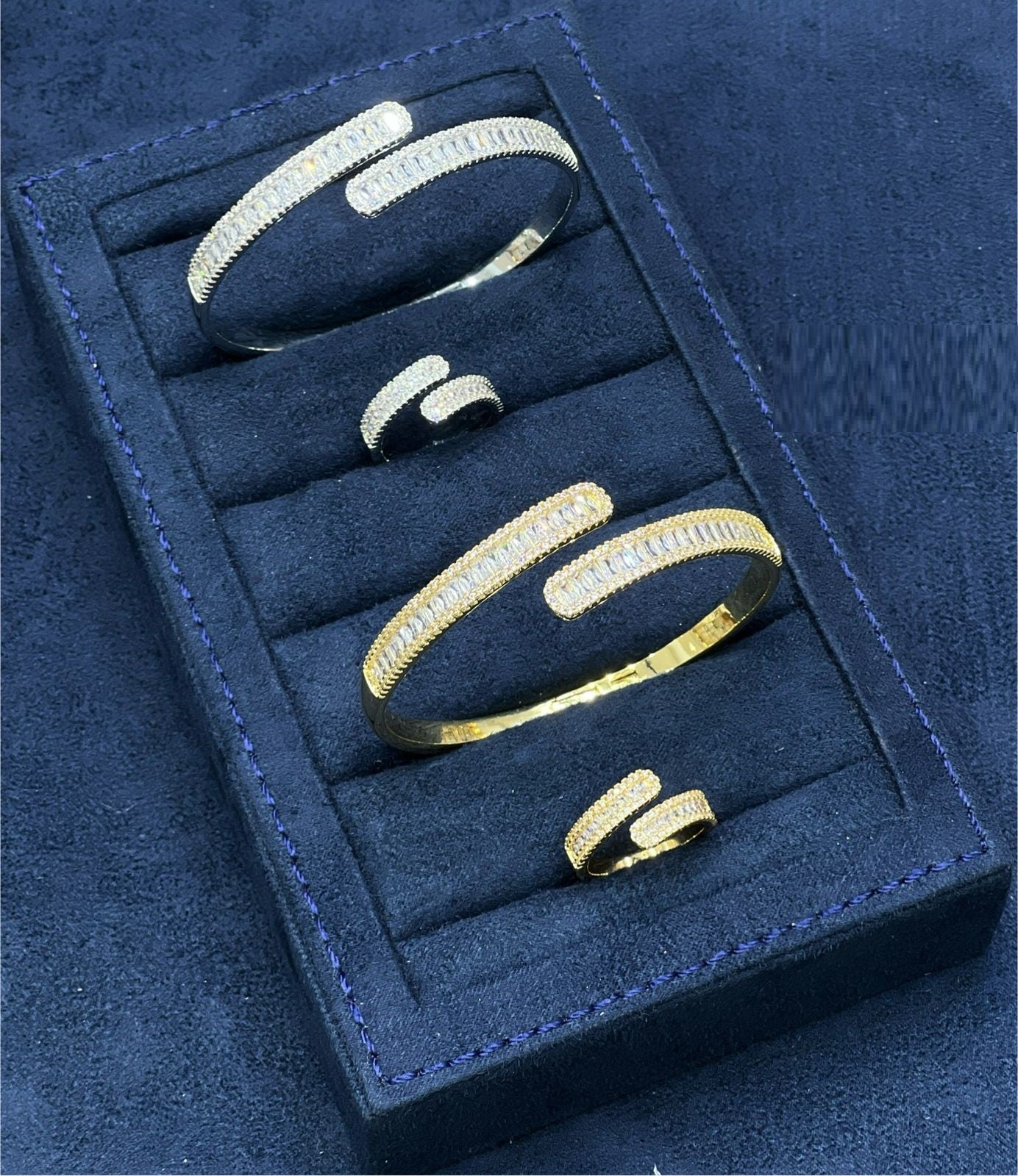 Infinity Oval Luxe Kada Set - Zambeel