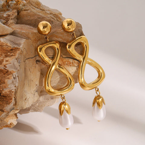 Kaylee Freshwater Pearl Earrings - Zambeel