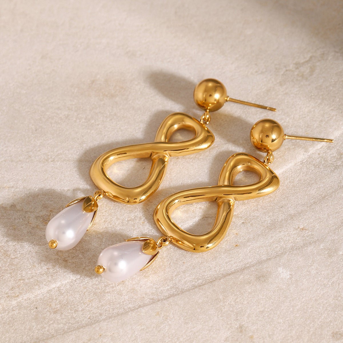 Kaylee Freshwater Pearl Earrings - Zambeel
