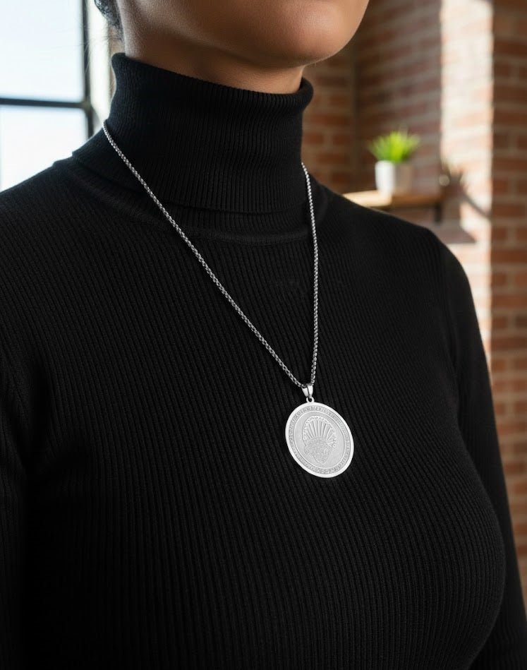 Medallion Pendant Necklace - Zambeel
