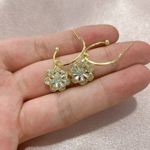 New Flower Short Earrings Sweet Fashion - Zambeel