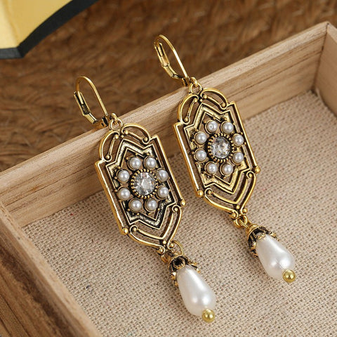 Popular Retro Fashion Creative Women's Earrings - Zambeel