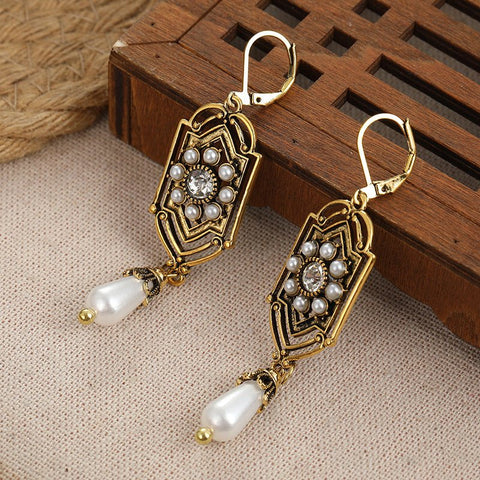 Popular Retro Fashion Creative Women's Earrings - Zambeel