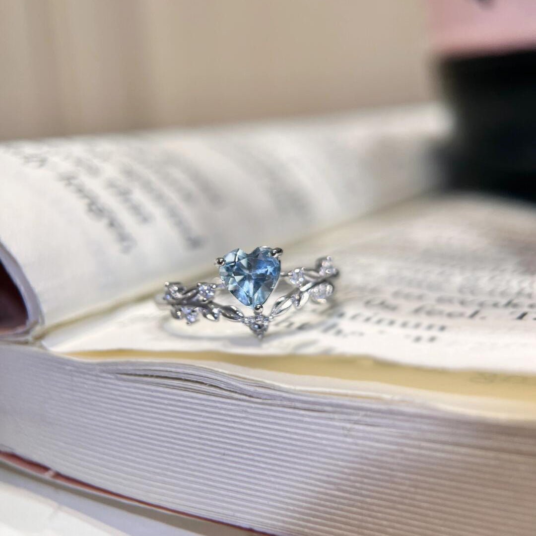 Silver Heart Zircon Open - End Light - Luxury Ring With A High - End Touch - Zambeel