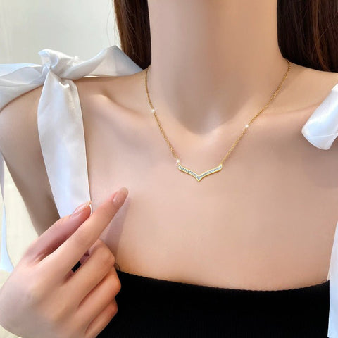 Simple Style Full Diamond Large V Furnace Real Gold Necklace - Zambeel