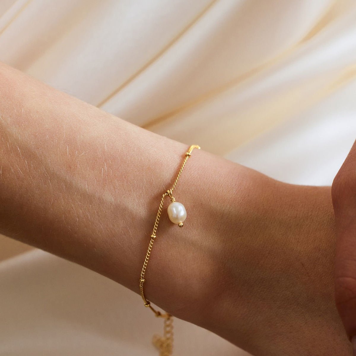 Stylish Versatile Stainless Steel Bracelet For Women - Zambeel