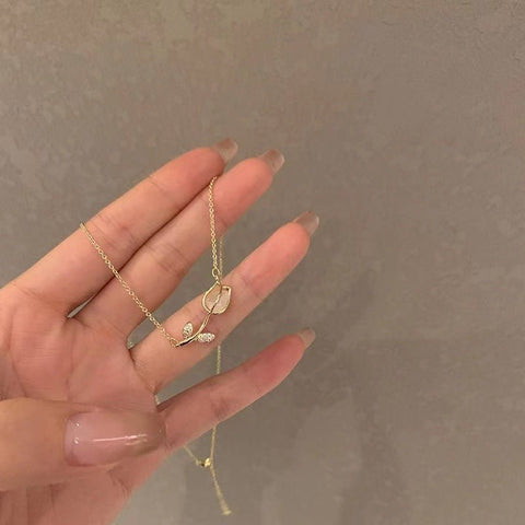 Tulip Lining Imitates Cat's Eyes In Elegant Keyboard Chain - Zambeel