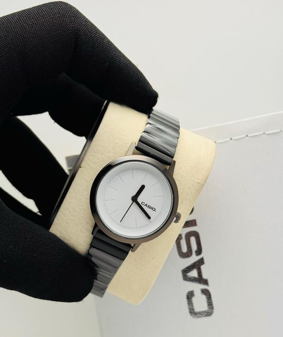 Women’s Analog Wrist Watch - Zambeel