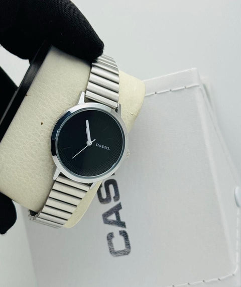 Women’s Analog Wrist Watch - Zambeel