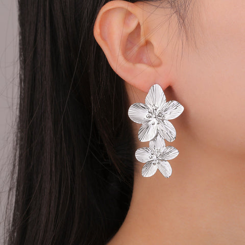 Women's Electroplated Alloy Non - fading Flower Earrings - Zambeel