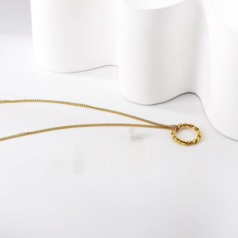 Women's Fashionable Exquisite Non - Fading Openwork Circle Gold Simple Twist Necklace - Zambeel