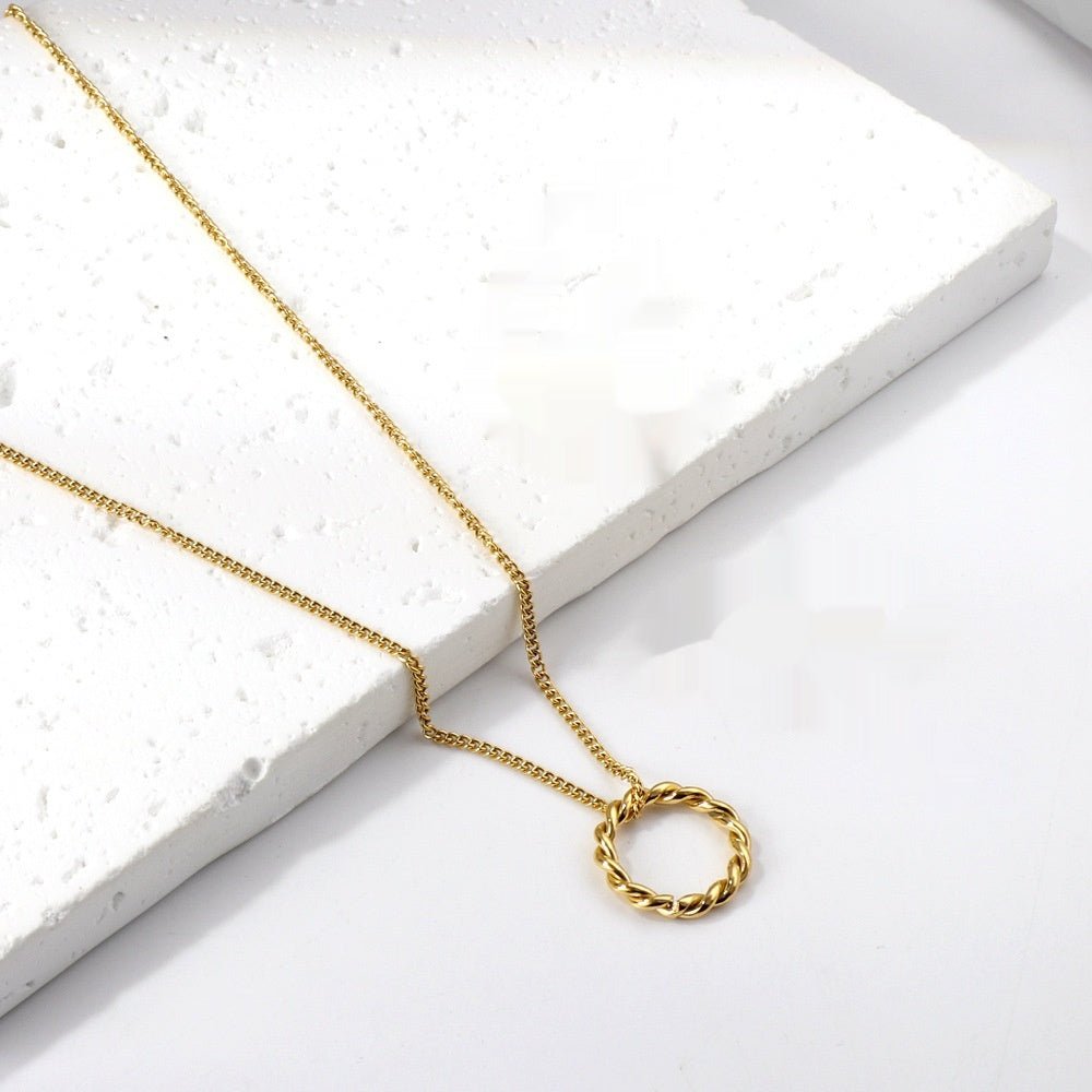 Women's Fashionable Exquisite Non - Fading Openwork Circle Gold Simple Twist Necklace - Zambeel